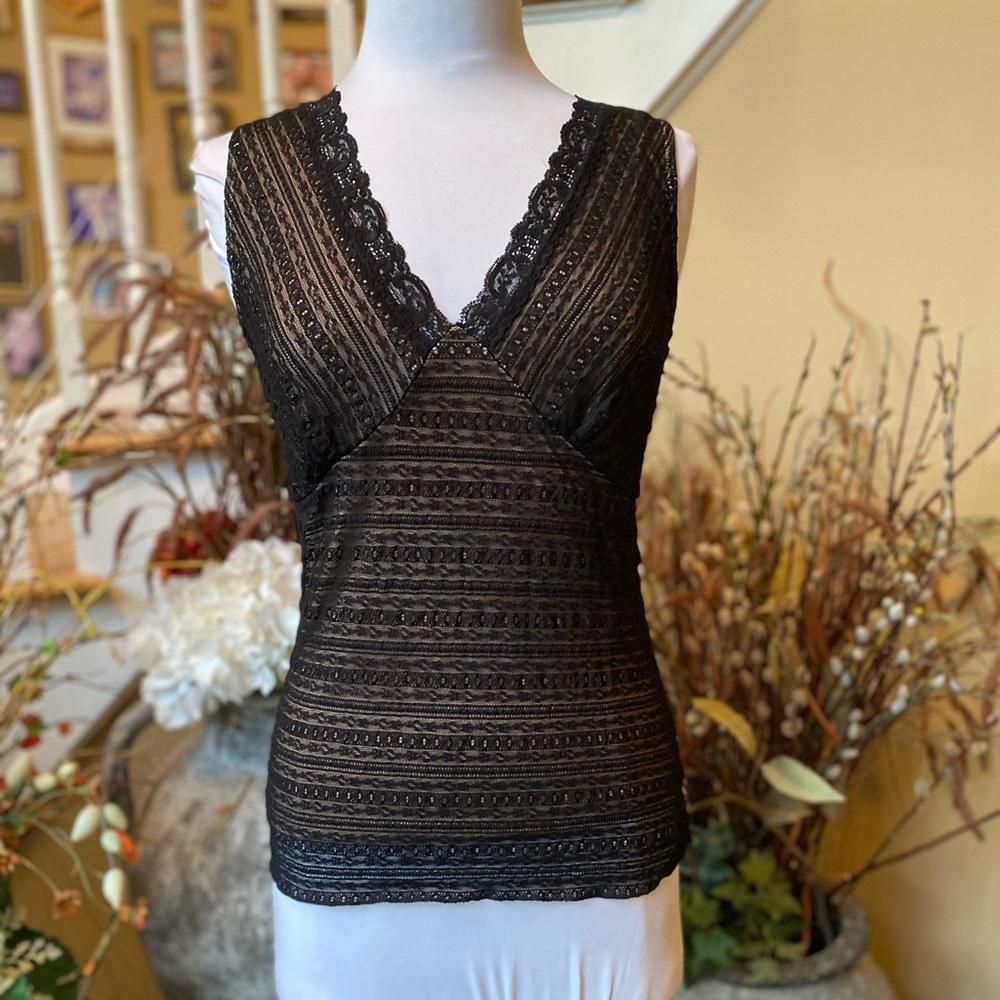 White House Black Market Medium Black Lace Overlayed Tank Camisole Shell - Picture 1 of 5